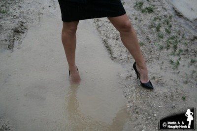 NH Maria Jimmy Choo Muddy Track Walk 3.jpg