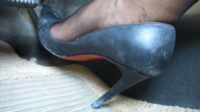 louboutin.1-3pedal.jpg