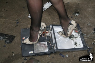 NH Maria Pigalle Laptop  Crush 2.jpg